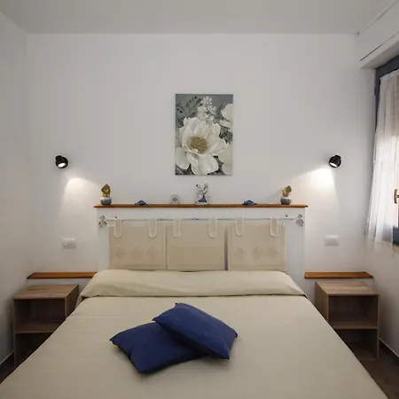 Hébergement de vacances Su Senori SantʼAntìoco